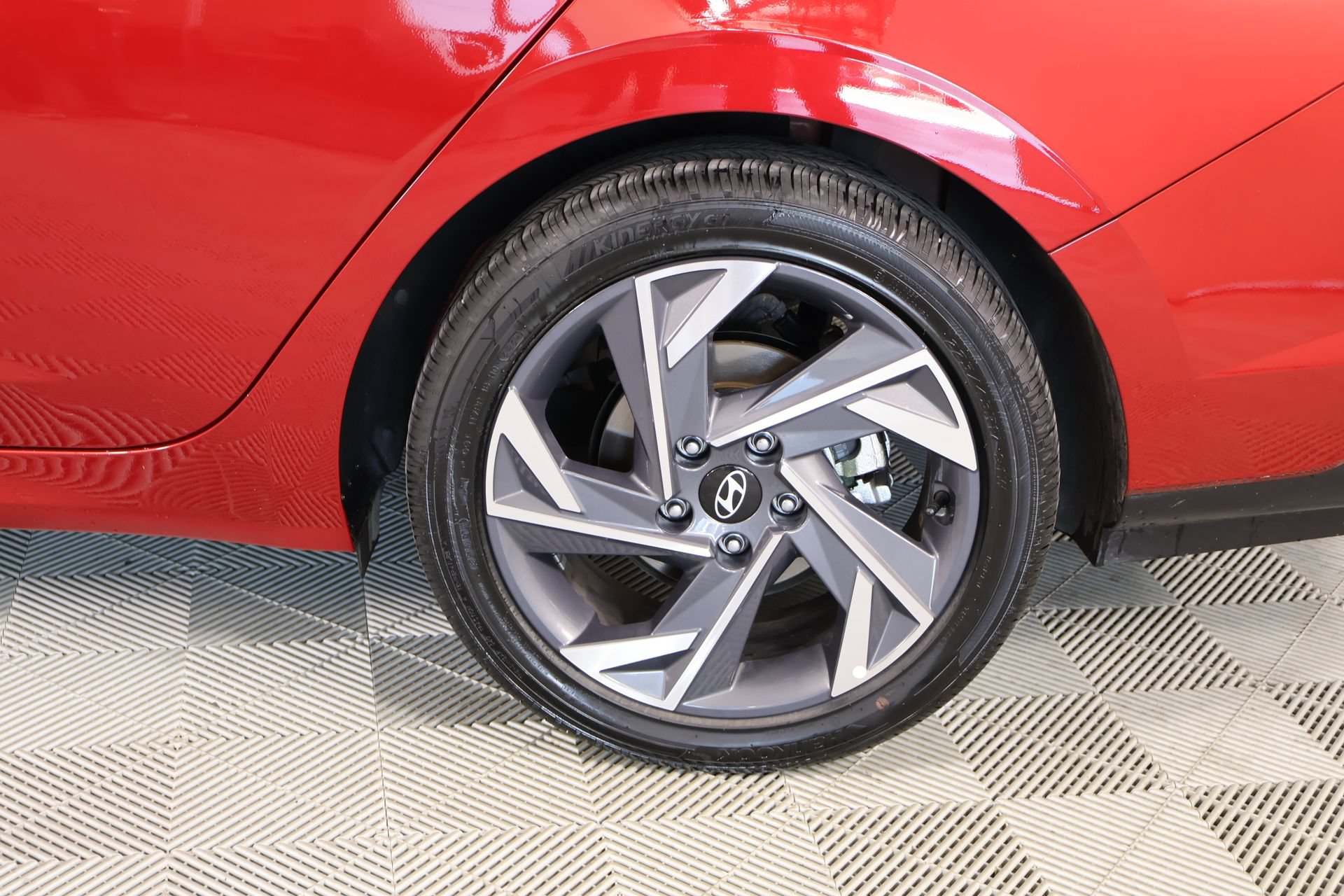 Certified 2025 Hyundai Elantra Limited FWD image 20