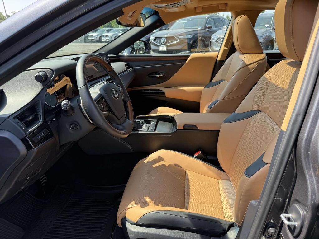 Used 2024 Lexus ES 300h w/ Technology Package FWD image 14