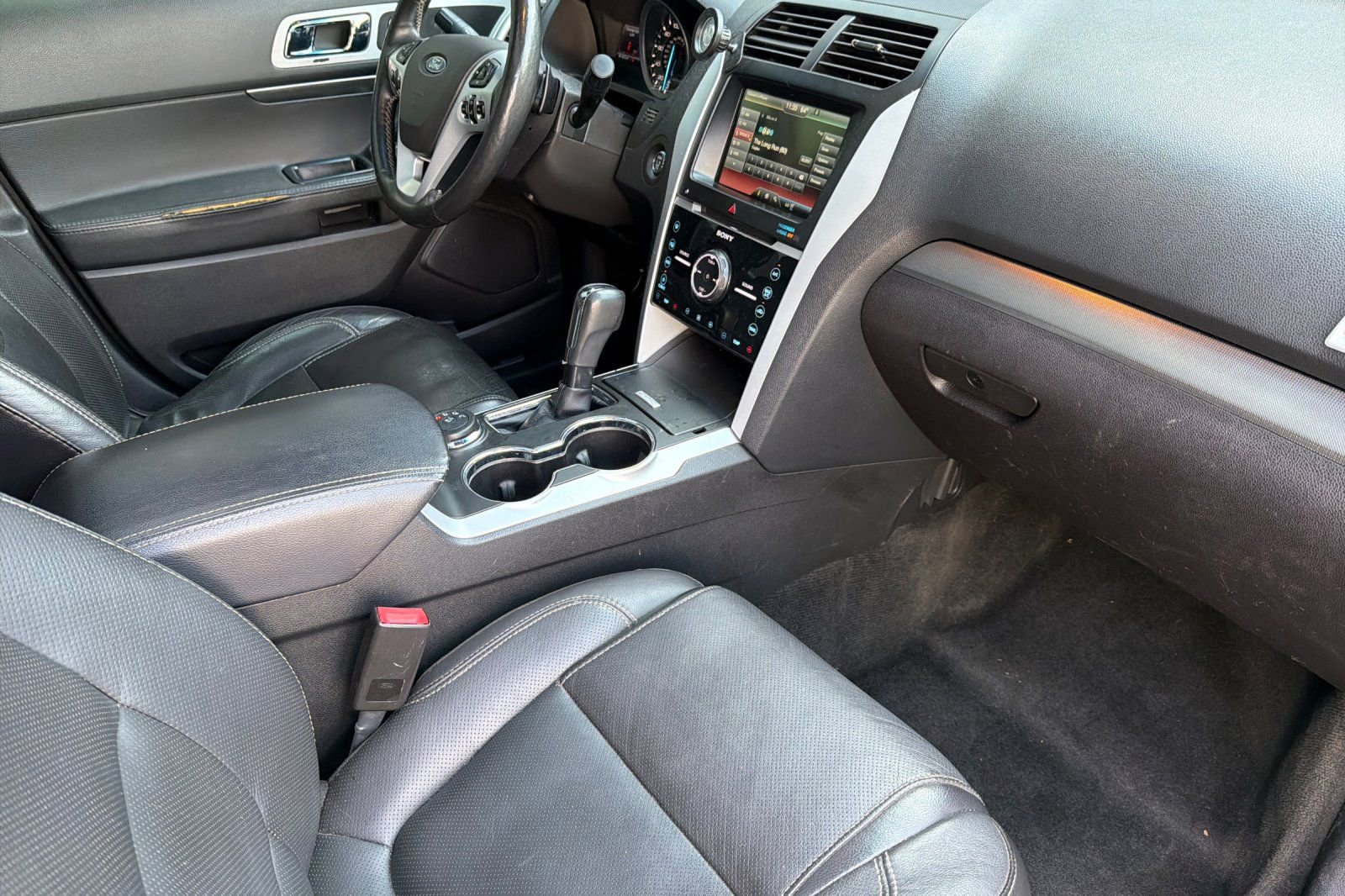 Used 2015 Ford Explorer Sport w/ Equipment Group 401A AWD/4WD image 16