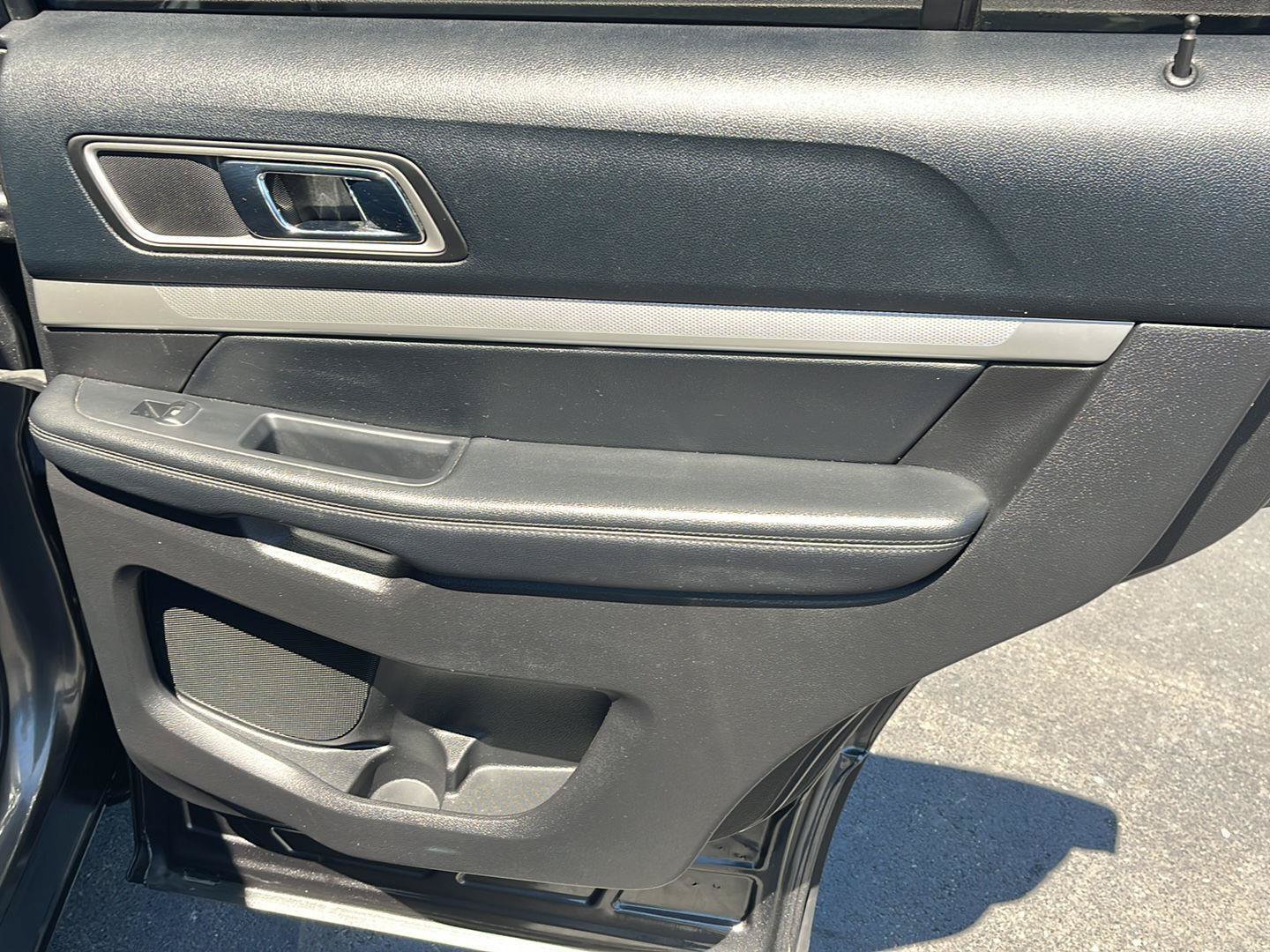 Used 2016 Ford Explorer XLT FWD image 26