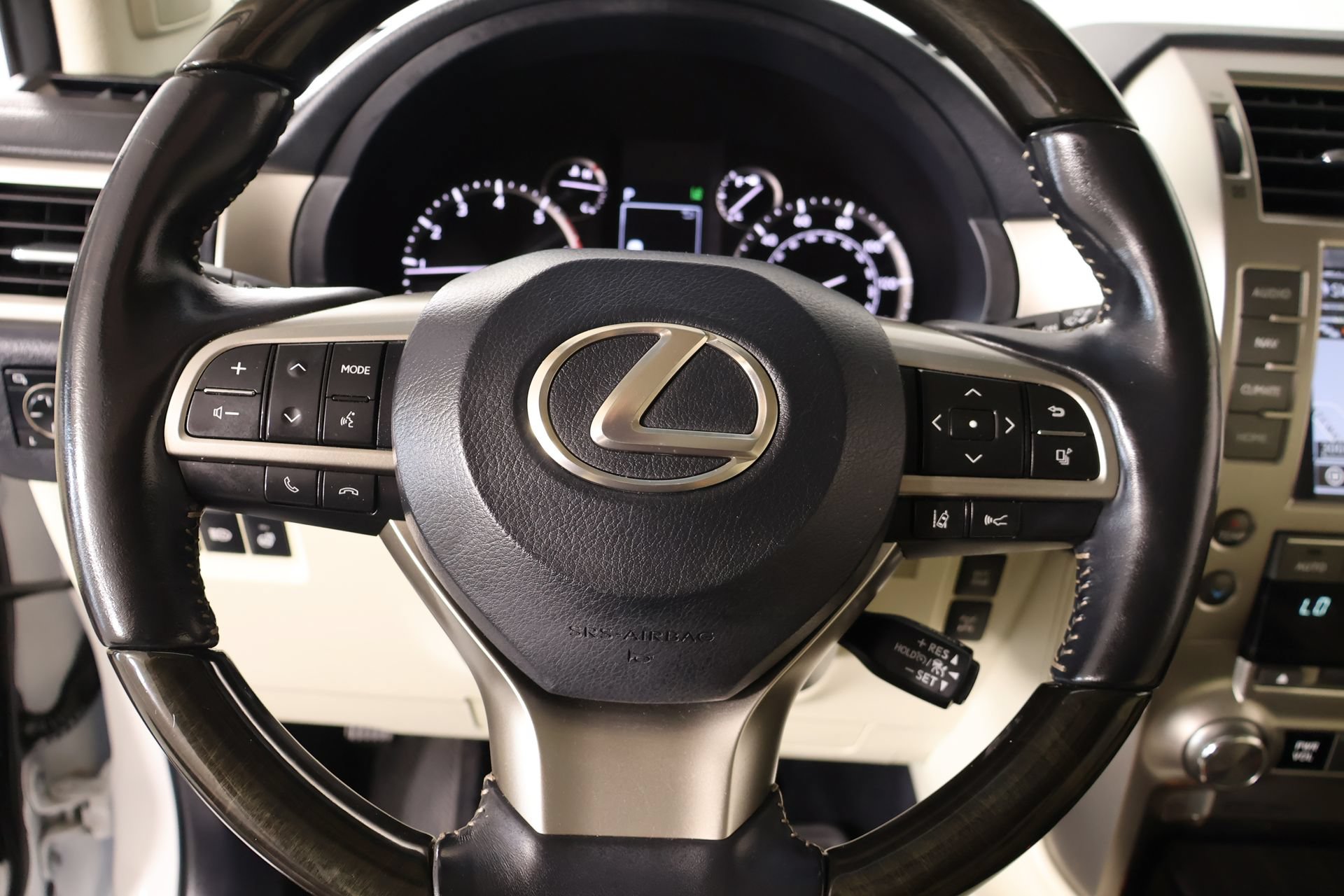 Used 2020 Lexus GX 460 Luxury w/ Off Road Package AWD/4WD image 3