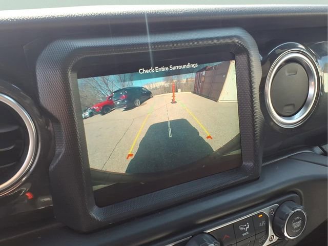 Used 2022 Jeep Wrangler Unlimited Sahara image 21