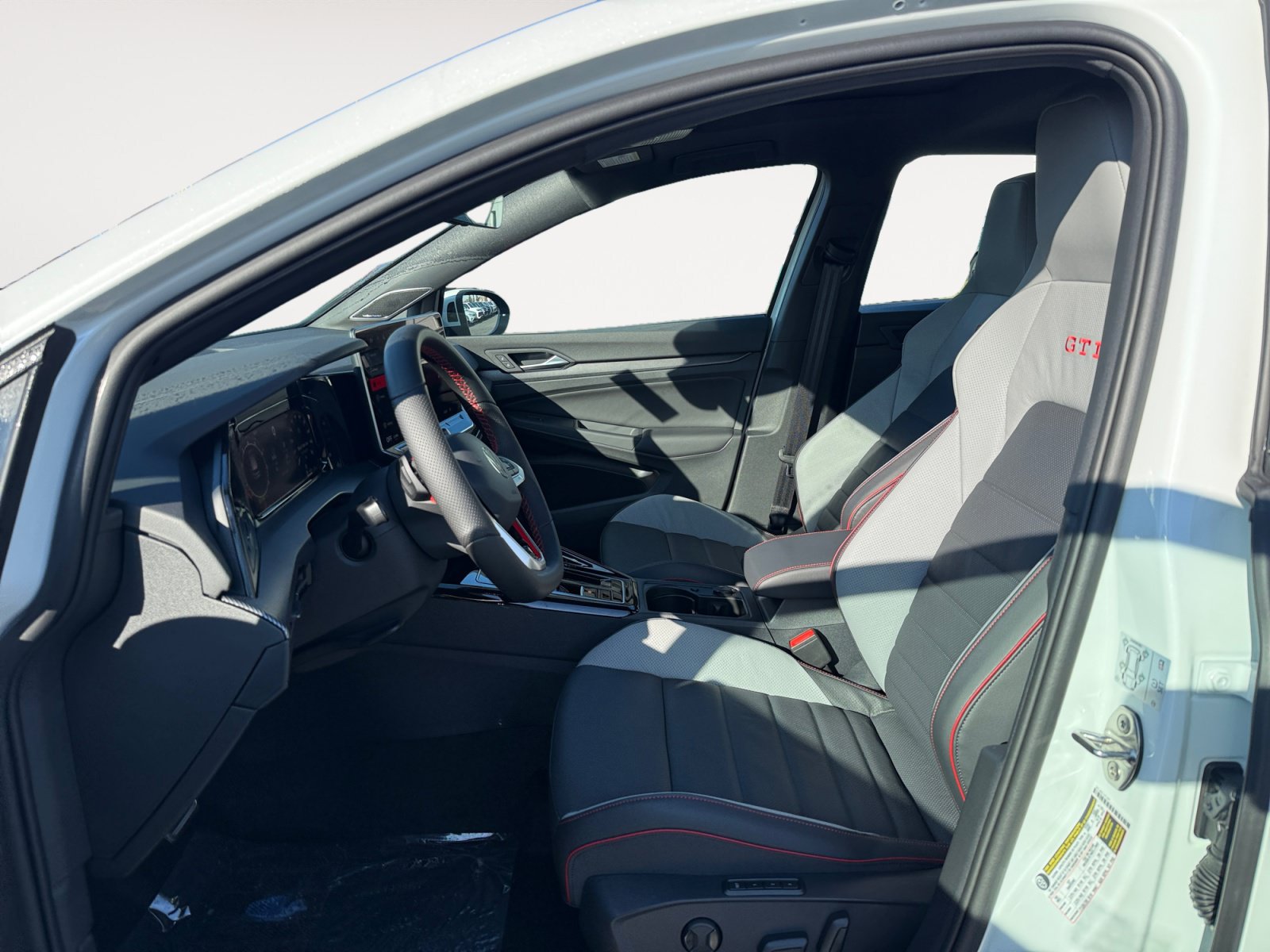 New 2026 Volkswagen GTI SE FWD image 10
