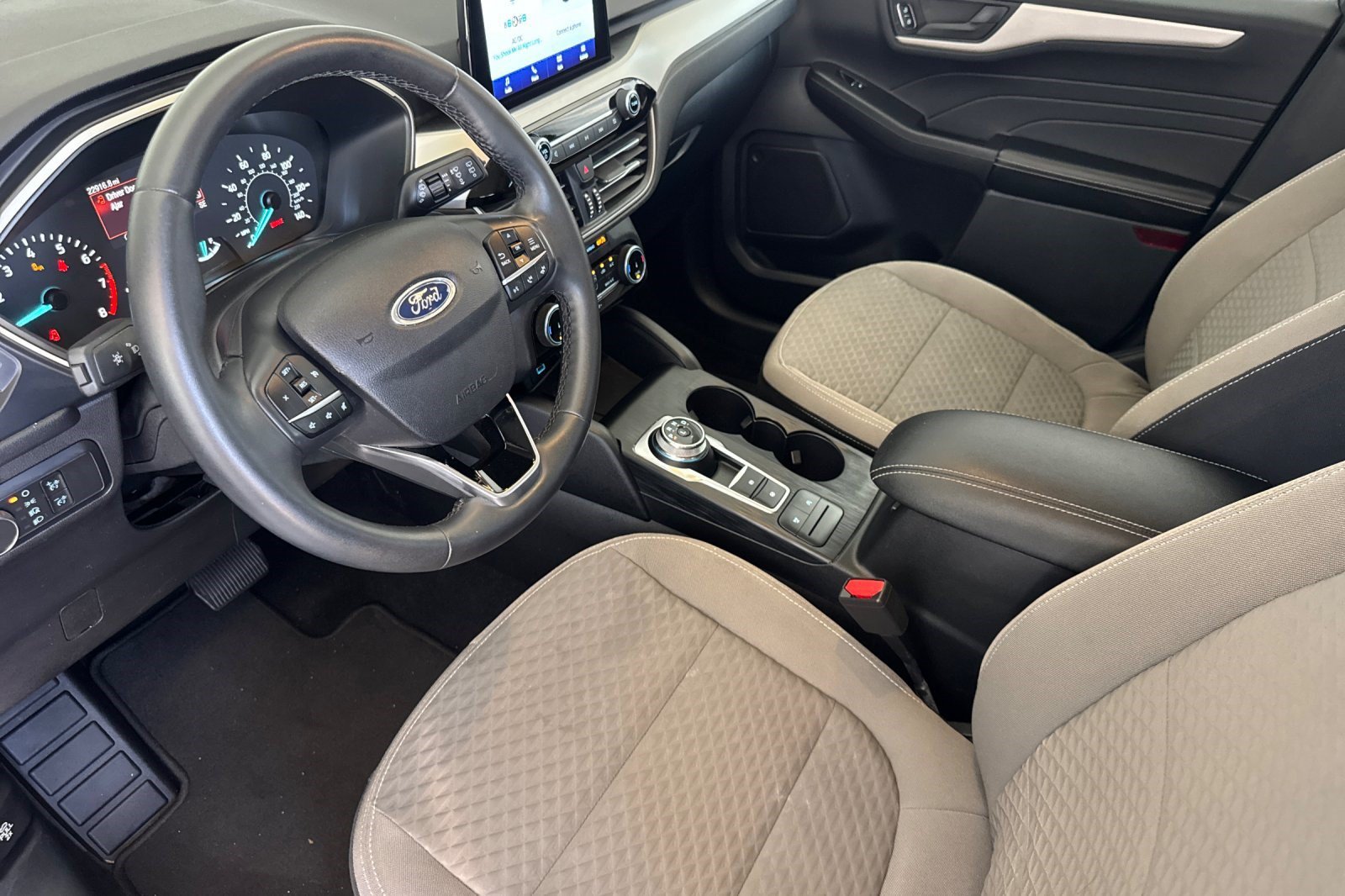 Used 2022 Ford Escape SE AWD/4WD image 4