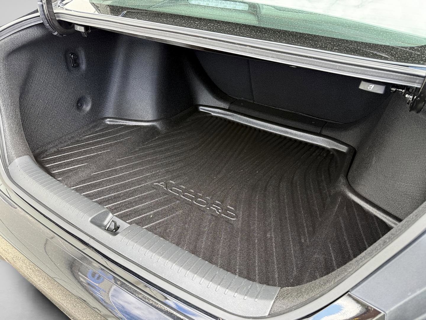 Certified 2024 Honda Accord EX image 6