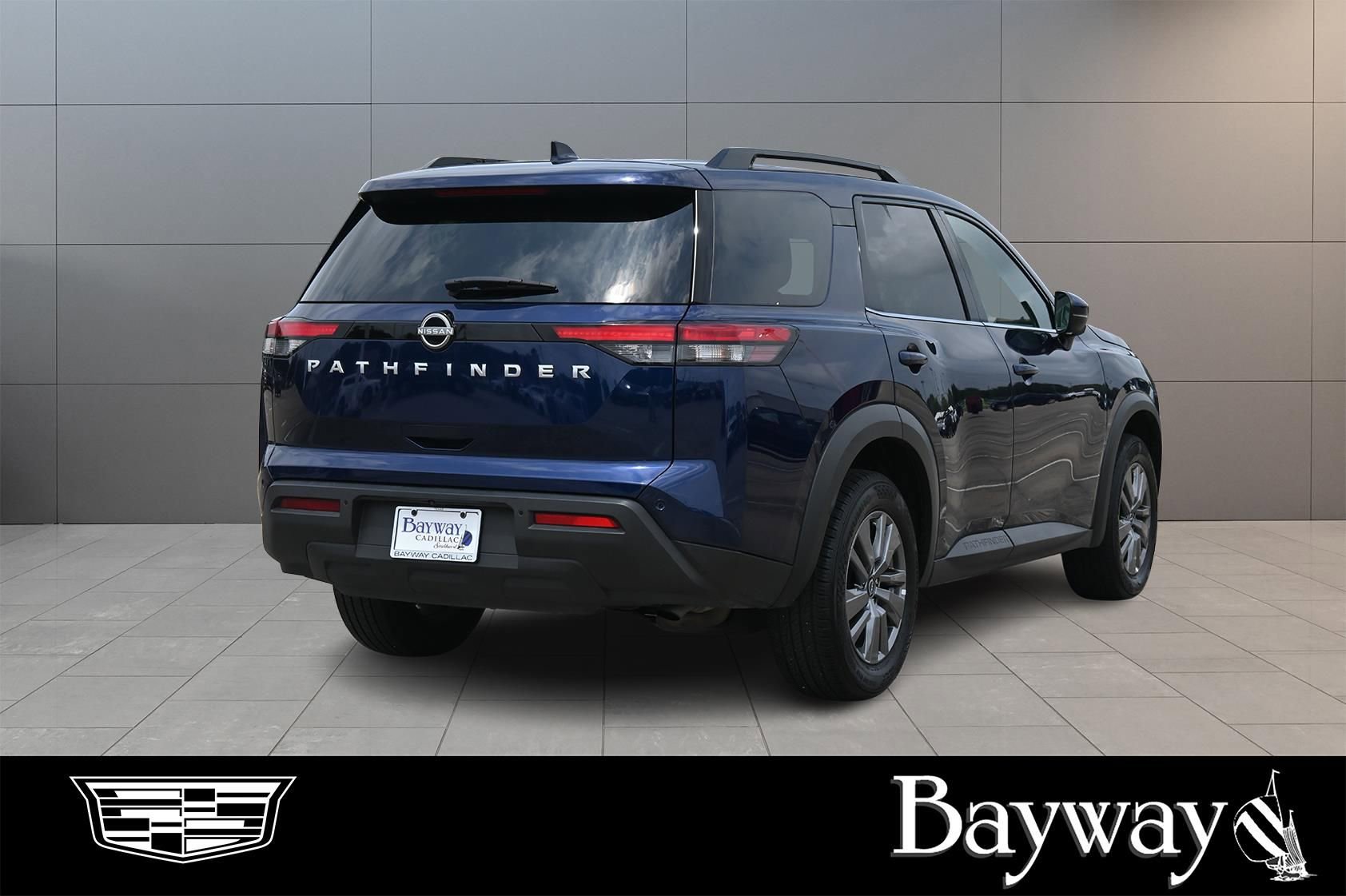 Used 2025 Nissan Pathfinder SV FWD image 5