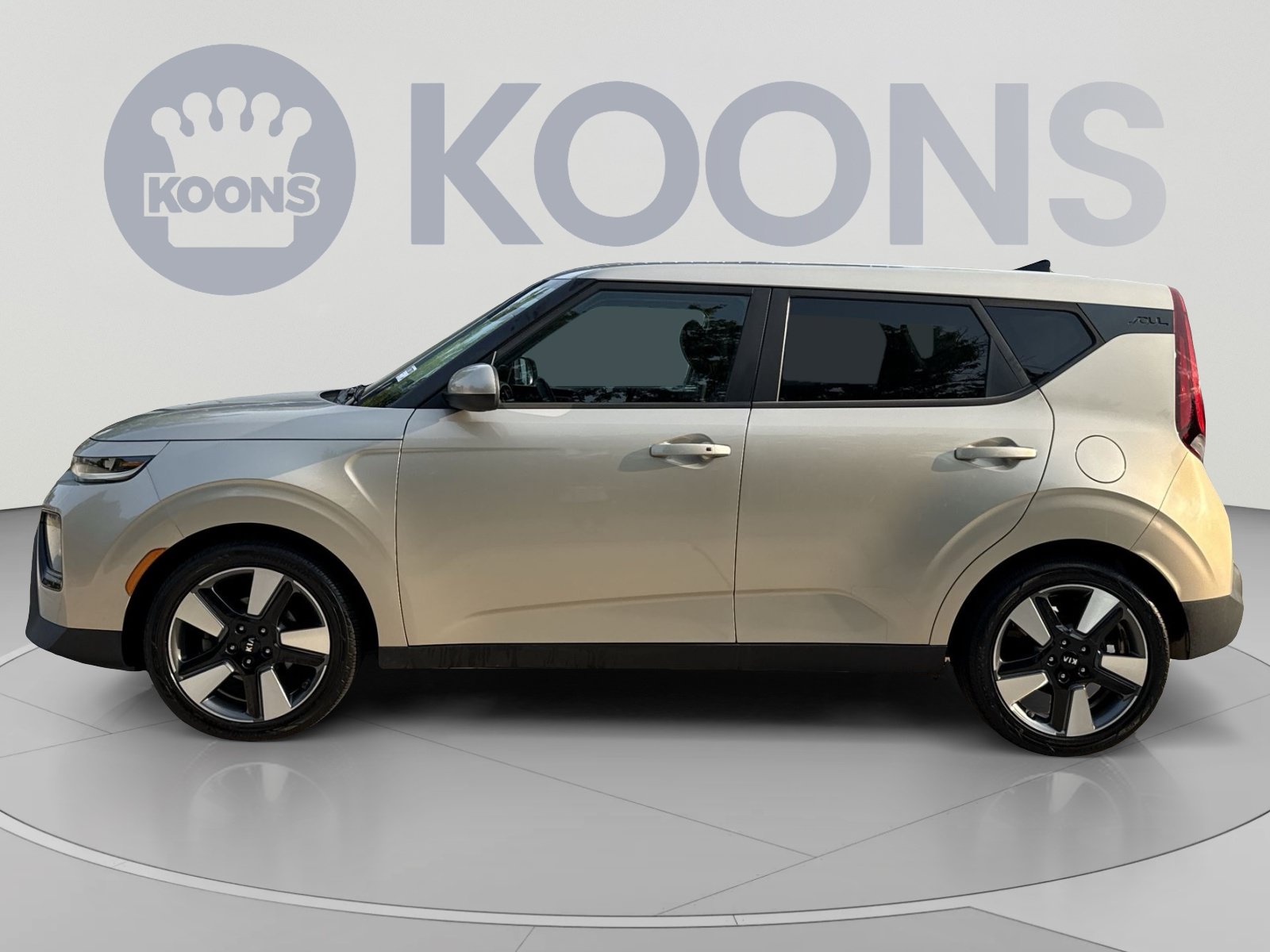 Used 2020 Kia Soul EX w/ Option Group 015 FWD image 2