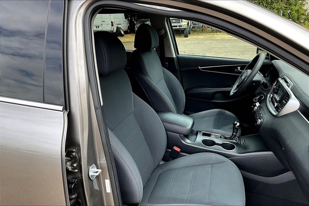 Used 2018 Kia Sorento L FWD image 9