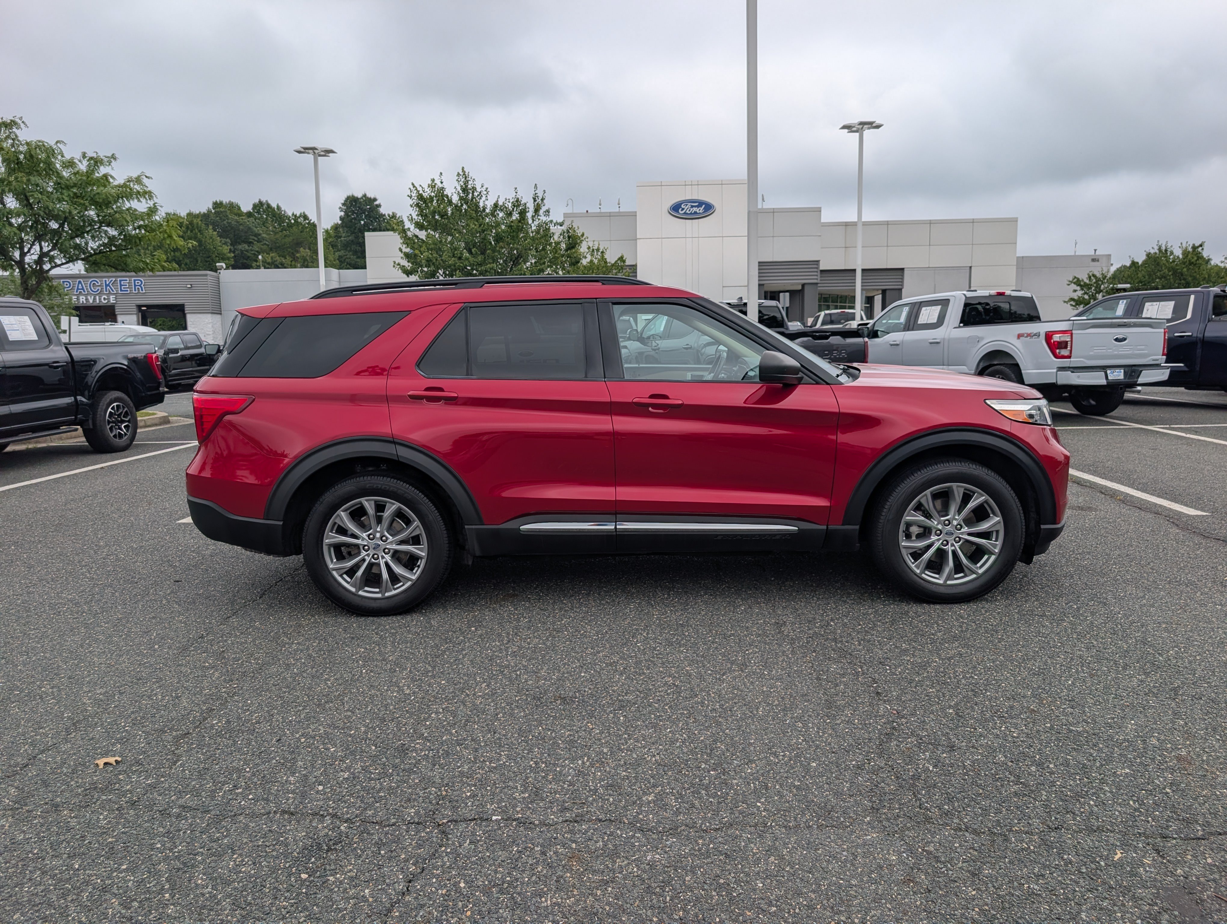 Certified 2020 Ford Explorer XLT w/ Equipment Group 202A AWD/4WD image 2