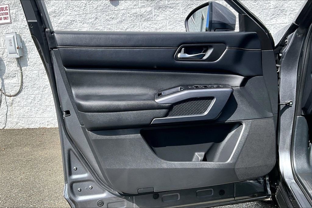 Certified 2023 Nissan Pathfinder SL image 26