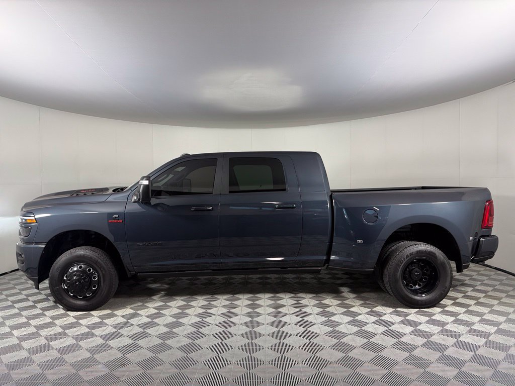 Used 2025 RAM 3500 Laramie AWD/4WD image 8