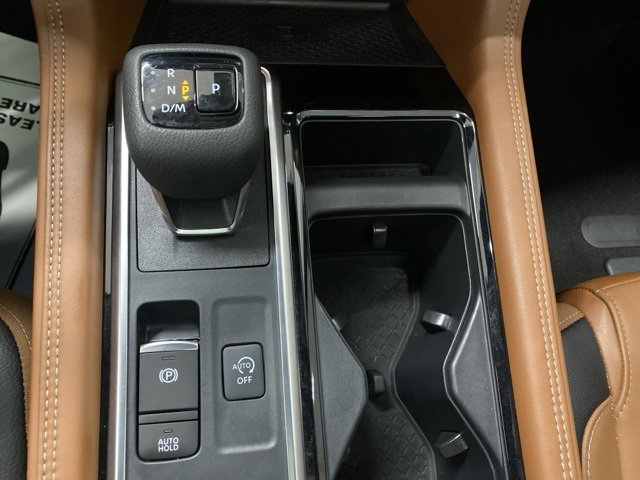 Used 2024 Nissan Pathfinder Platinum image 26