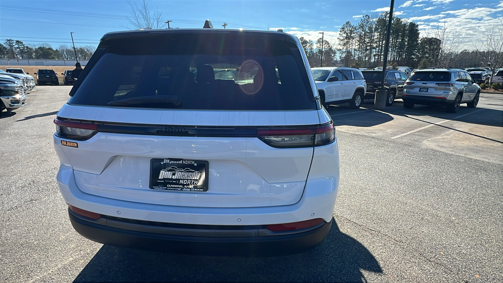 New 2026 Jeep Grand Cherokee Altitude image 9