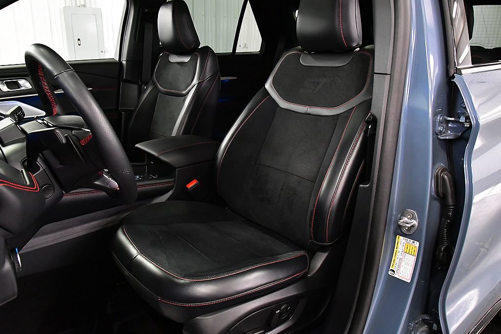 Used 2025 Ford Explorer ST AWD/4WD image 25