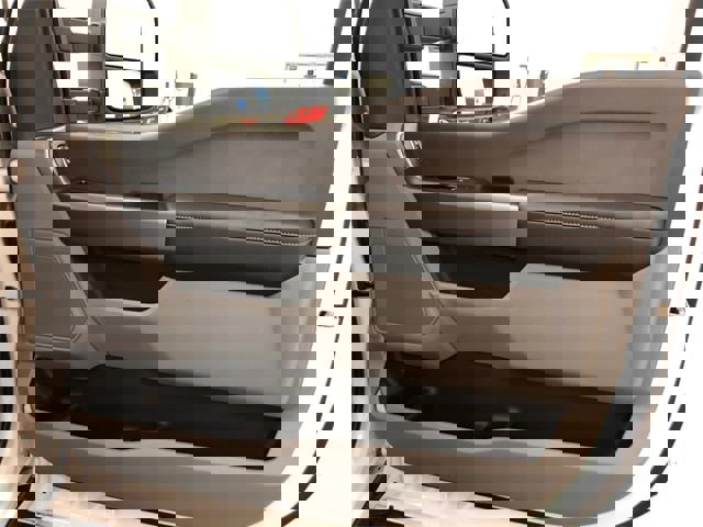 New 2025 Ford F550 4x4 Crew Cab image 30