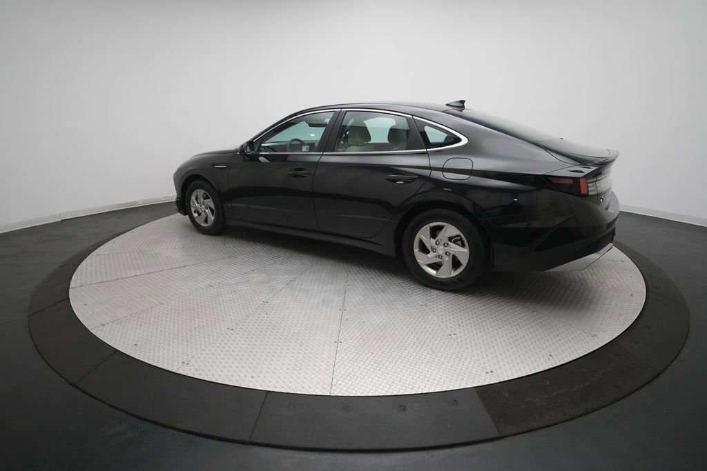 Used 2025 Hyundai Sonata SE image 32