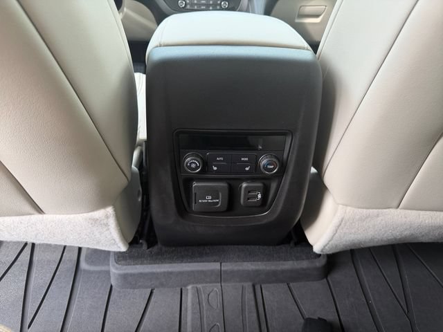 Used 2024 Buick Enclave Avenir w/ Avenir Technology Package AWD/4WD image 19