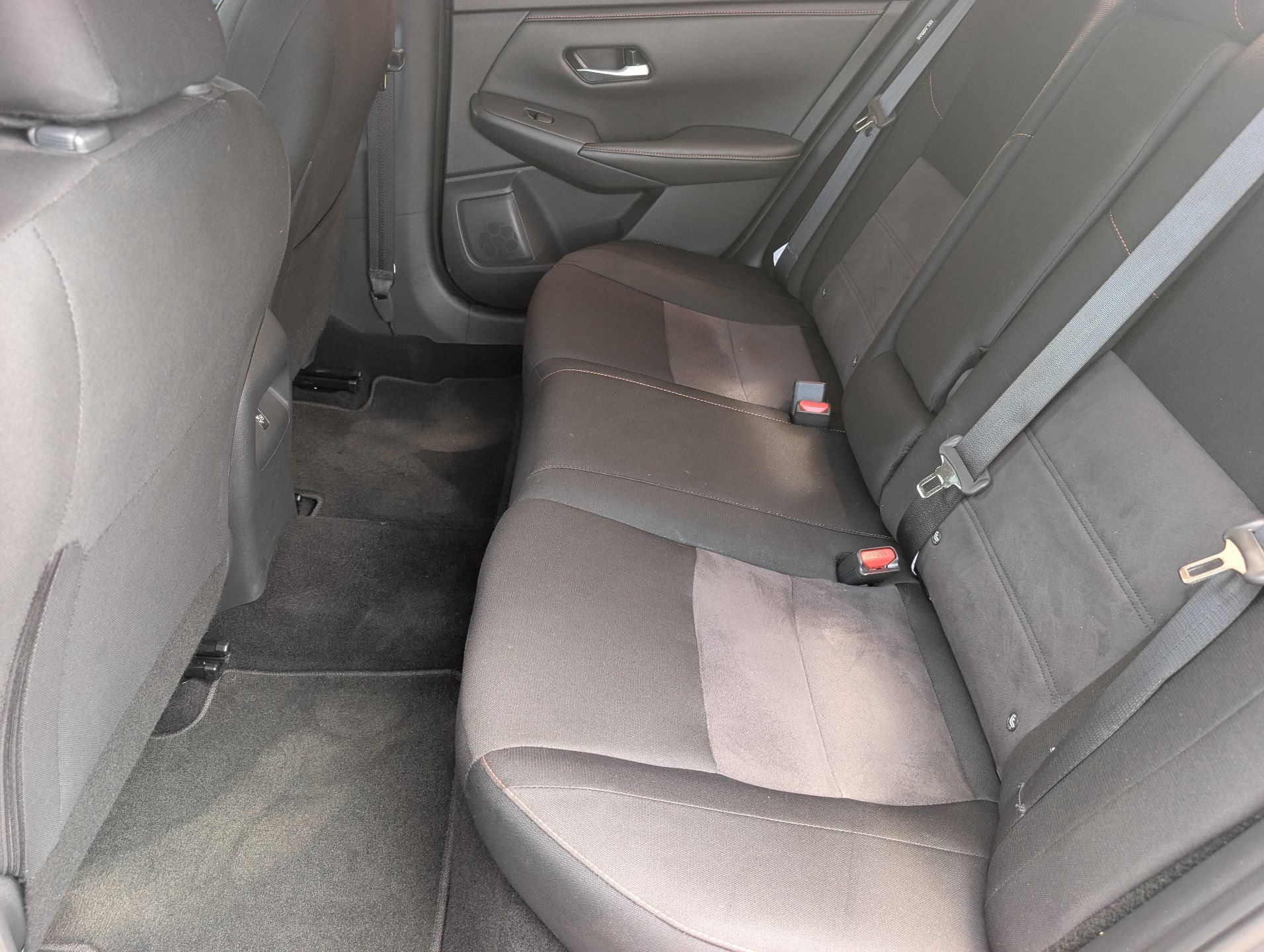 Used 2025 Nissan Sentra SR FWD image 16