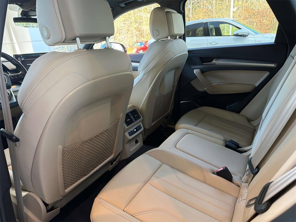 Used 2025 Audi Q5 2.0T Premium w/ Convenience Plus Package image 18