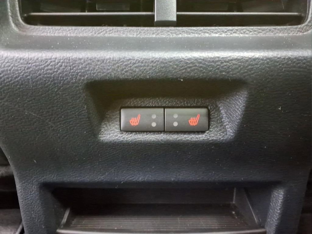 Certified 2019 Ford Edge Titanium w/ Equipment Group 301A AWD/4WD image 30