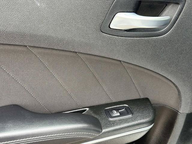 Used 2022 Dodge Charger SXT RWD image 21