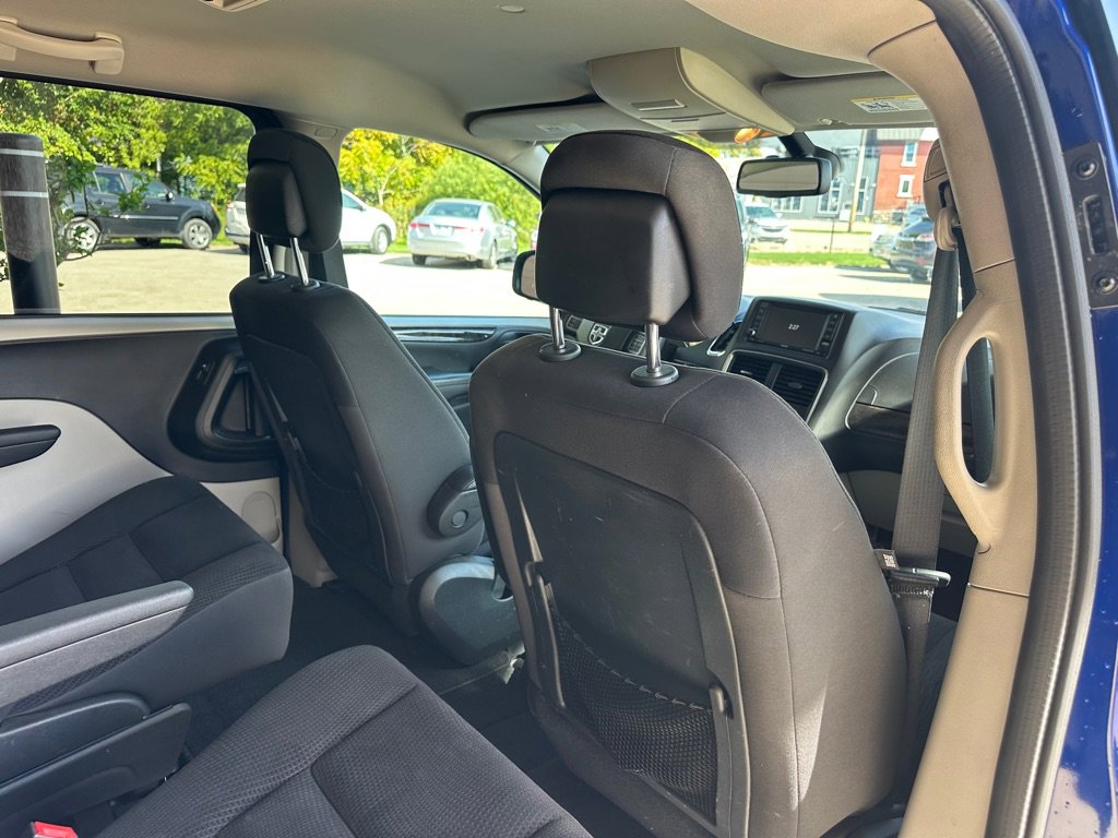 Used 2018 Dodge Grand Caravan SE w/ UConnect Hands-Free Group FWD image 15