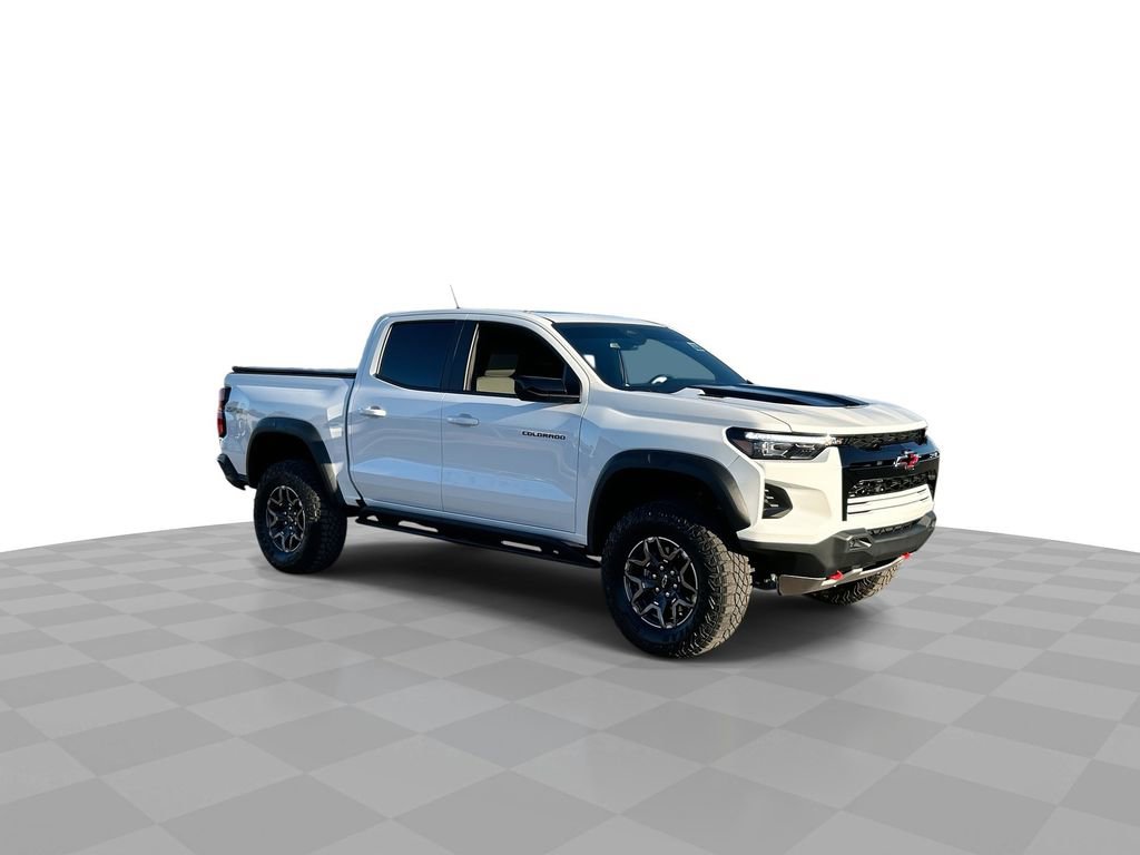 Used 2026 Chevrolet Colorado ZR2 image 2