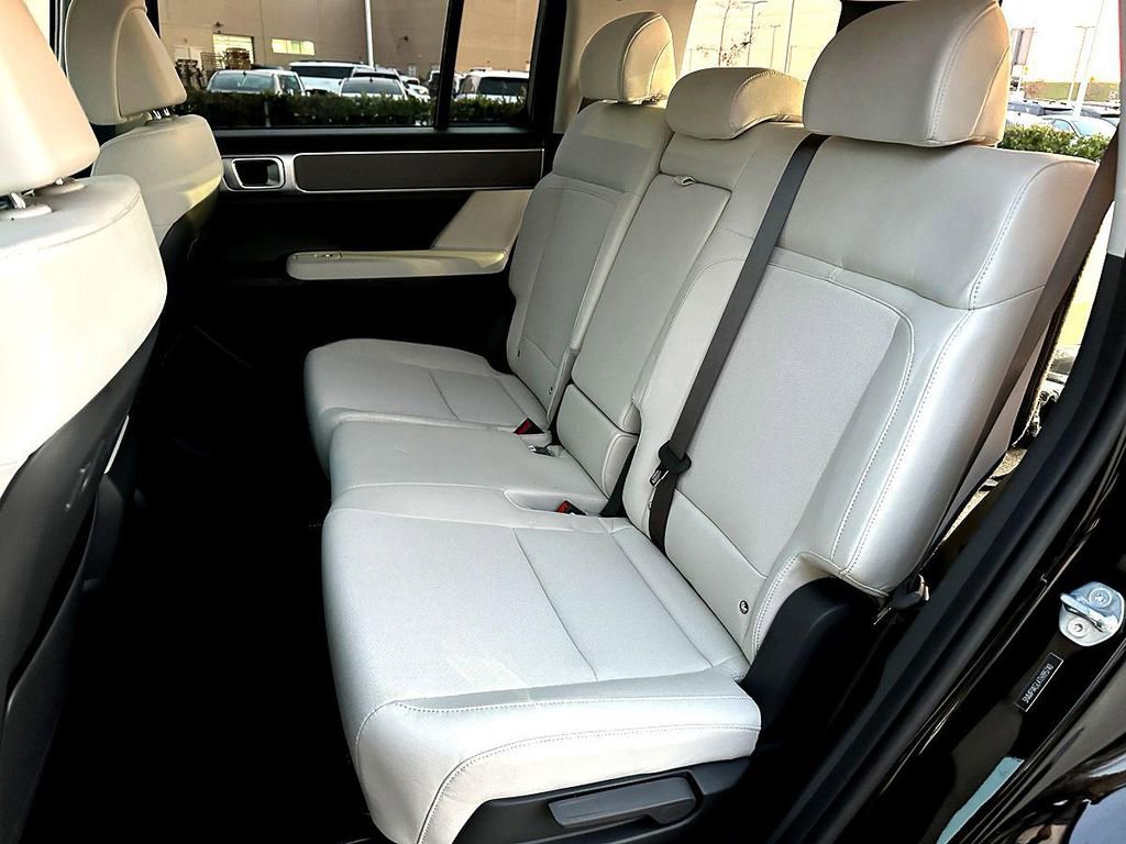 New 2026 Hyundai Santa Fe SE FWD image 16