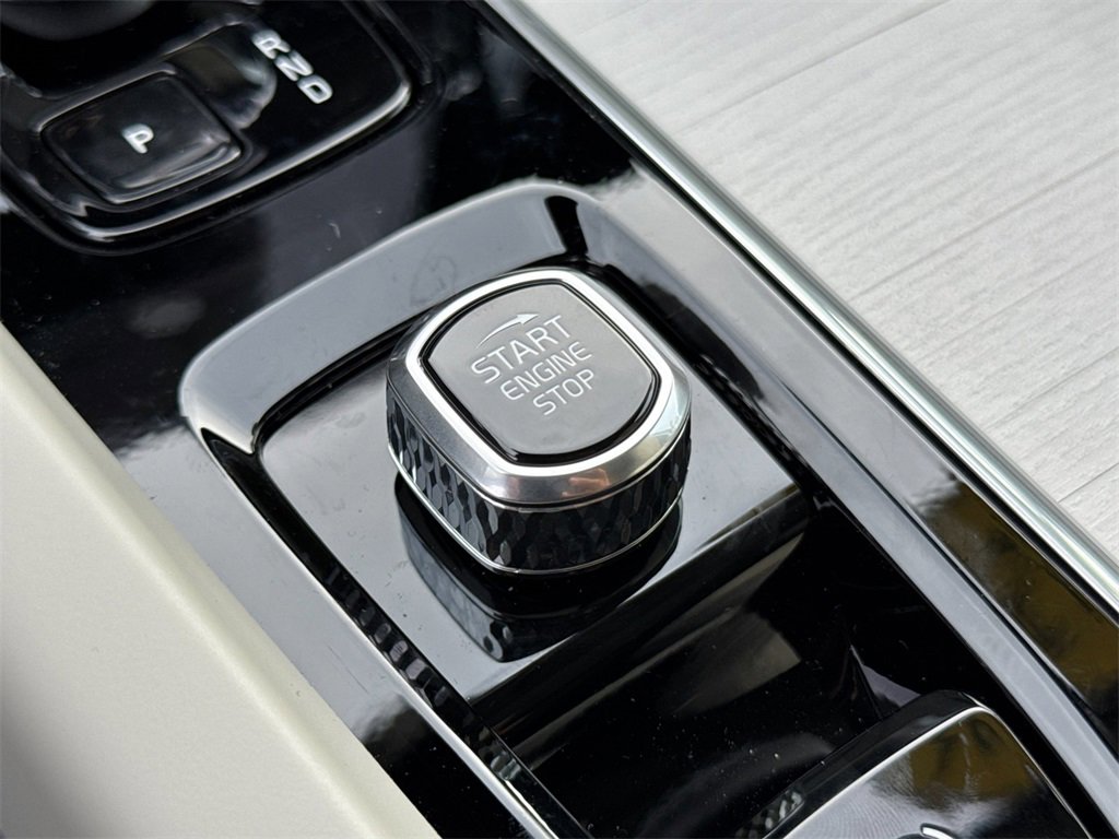 New 2026 Volvo XC60 T8 Ultra w/ Protection Package Premier image 22