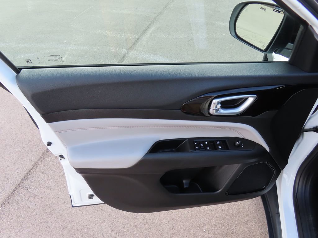 Certified 2023 Jeep Compass Limited AWD/4WD image 23