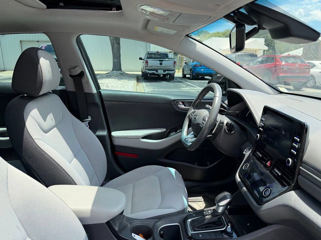 Used 2022 Hyundai Ioniq SEL FWD image 27