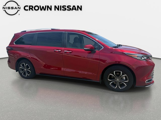 Used 2025 Toyota Sienna Platinum AWD/4WD image 10