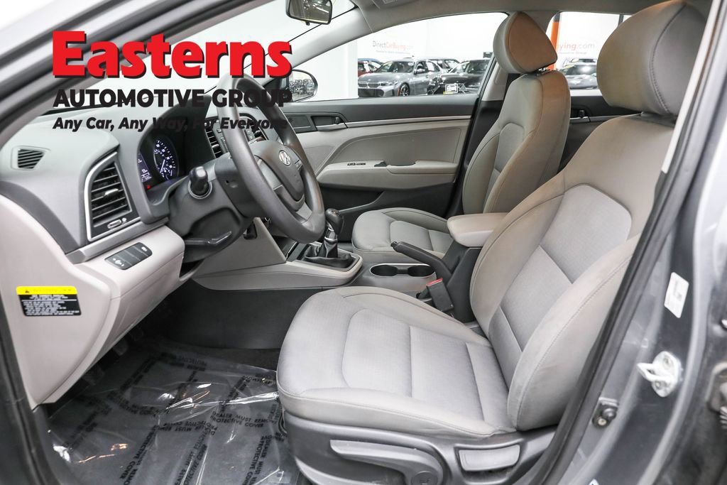 Used 2017 Hyundai Elantra SE w/ Cargo Package image 14