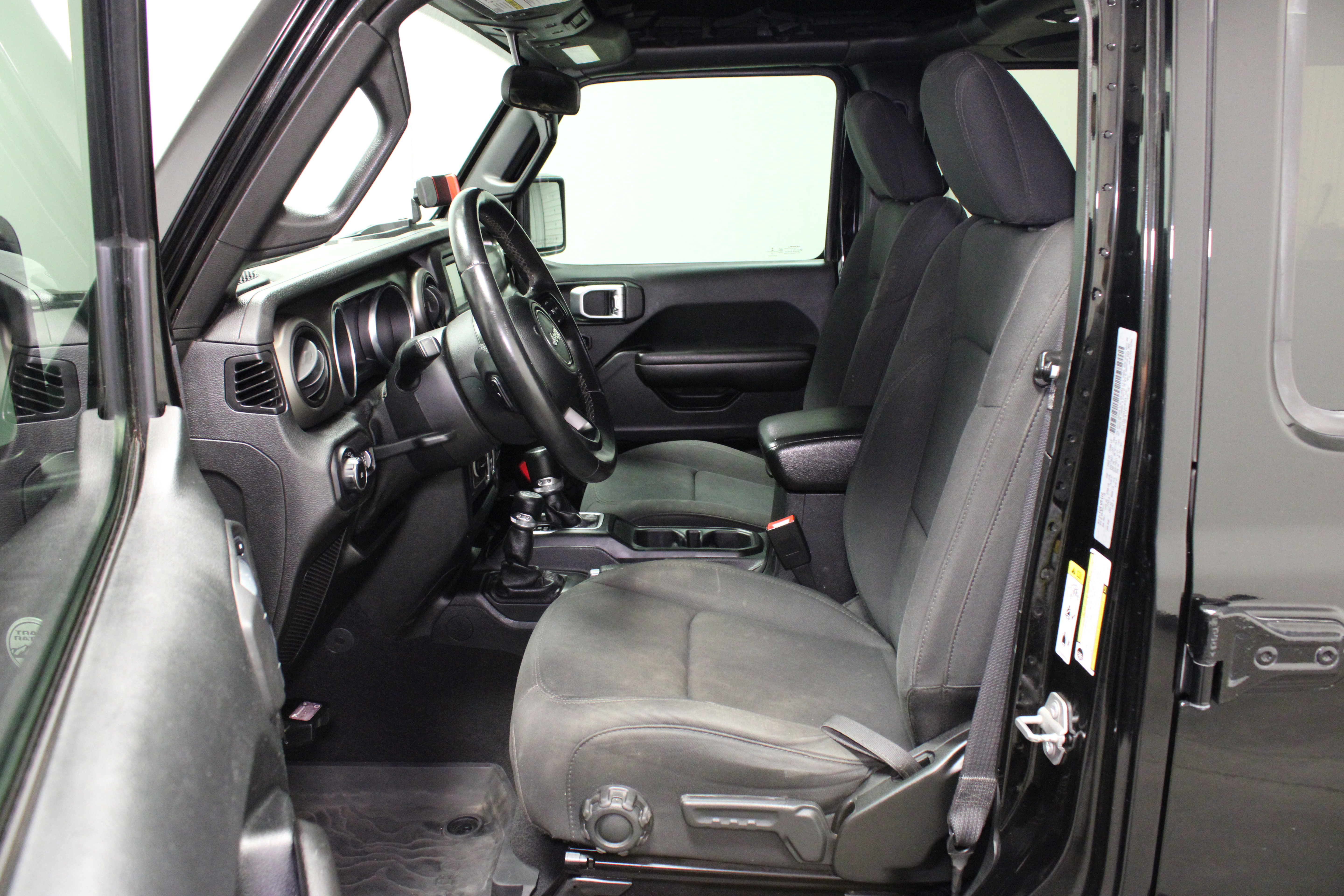 Used 2018 Jeep Wrangler Unlimited Sport S AWD/4WD image 14