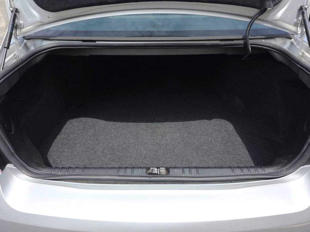 Used 2013 Chevrolet Impala LTZ FWD image 20