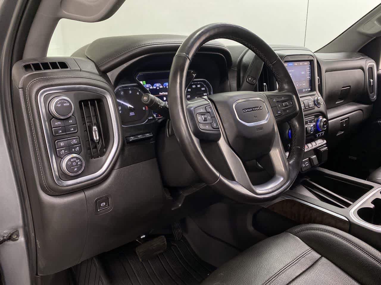 Used 2021 GMC Sierra 1500 Denali w/ Technology Package AWD/4WD image 2
