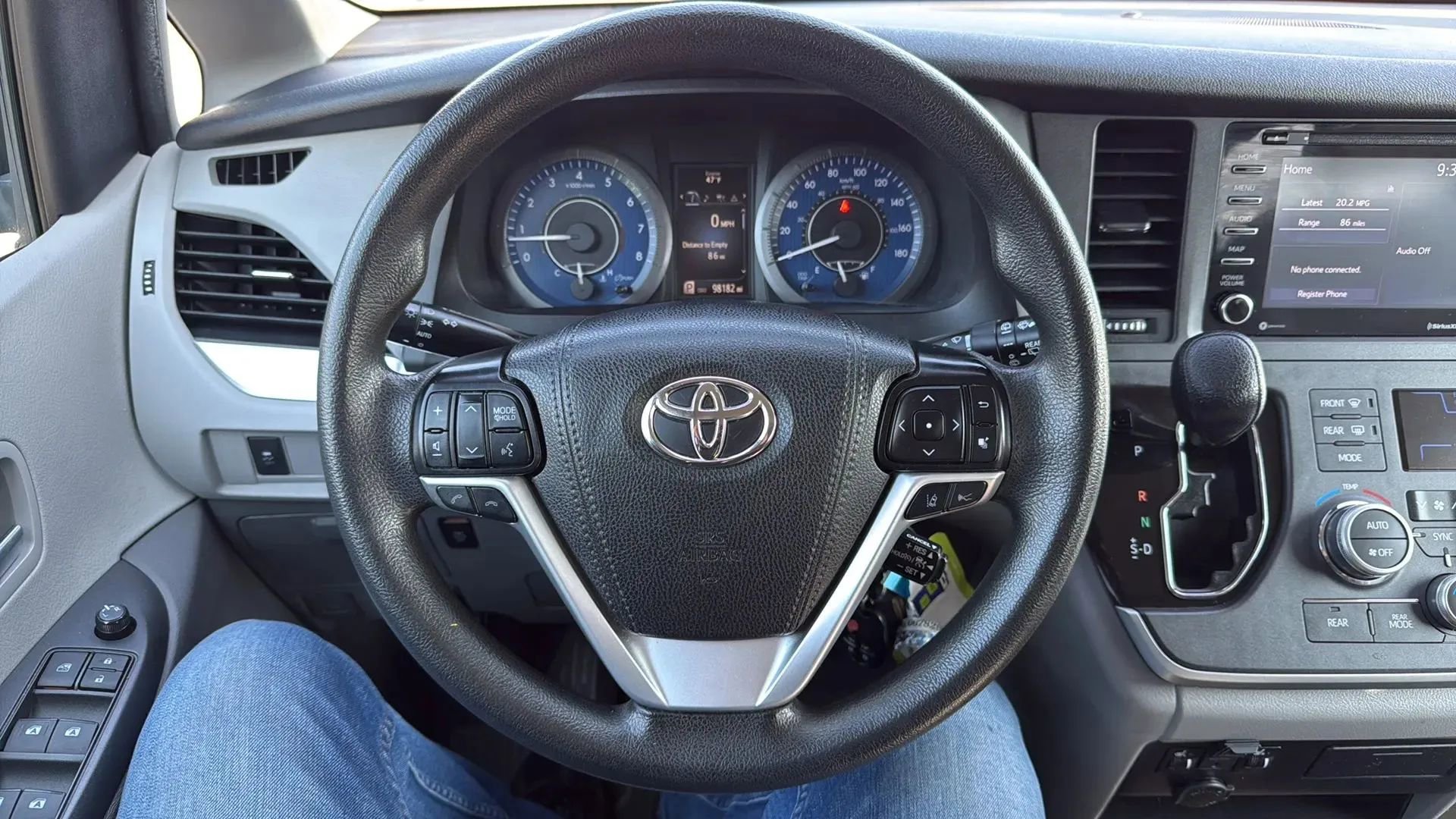 Used 2020 Toyota Sienna LE FWD image 10