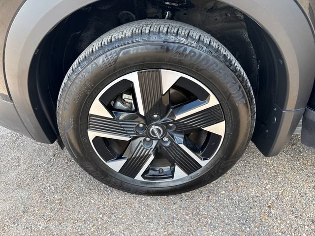 Certified 2025 Nissan Kicks SV AWD/4WD image 11