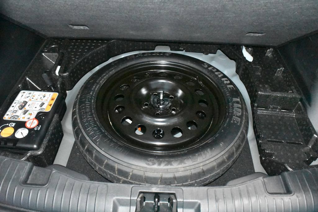 Used 2025 Ford Escape Active AWD/4WD image 30