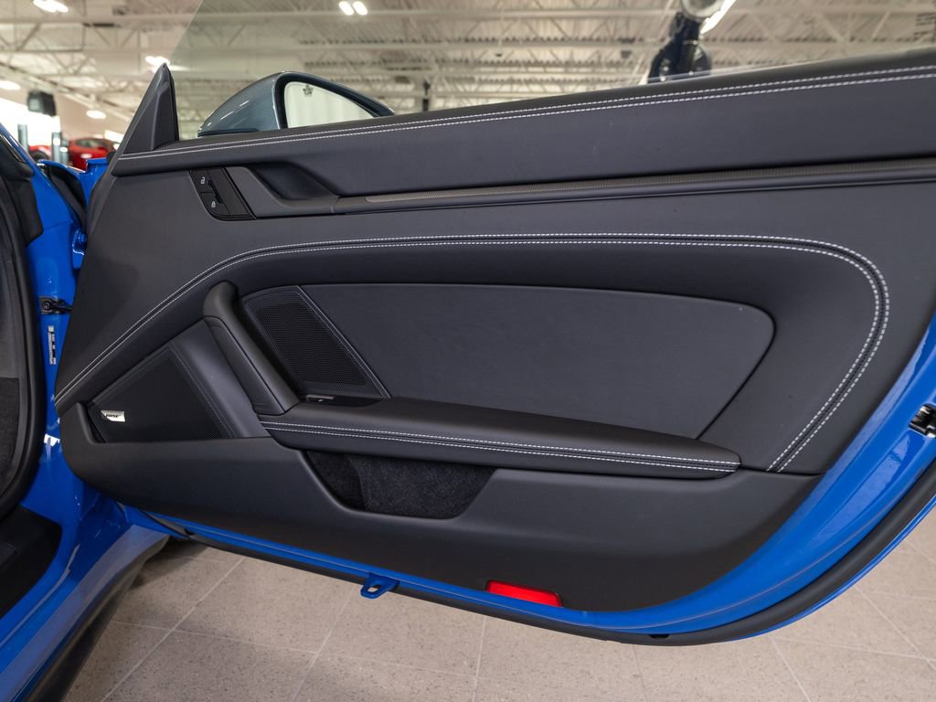 Used 2025 Porsche 911 Carrera RWD image 19