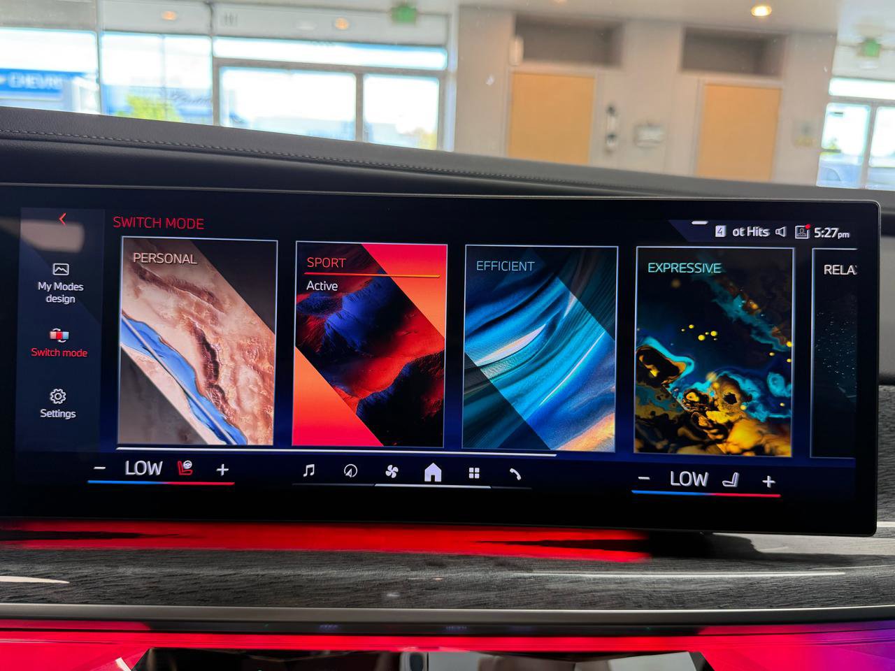 Used 2024 BMW 740i w/ Premium Package image 20