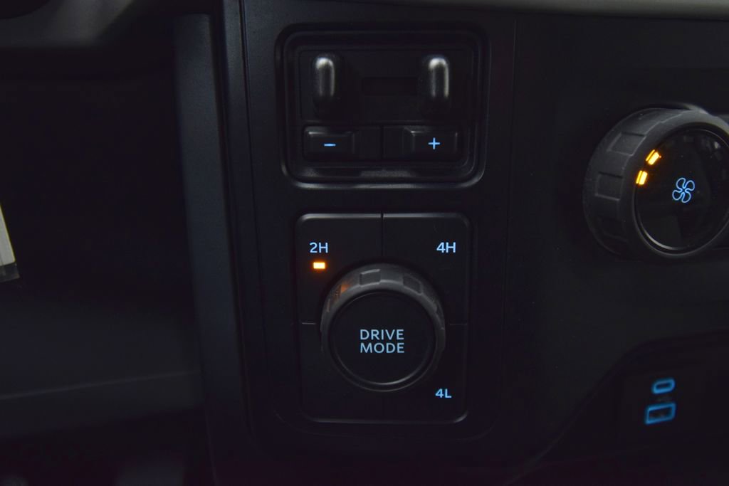 Used 2023 Ford F150 XLT image 34