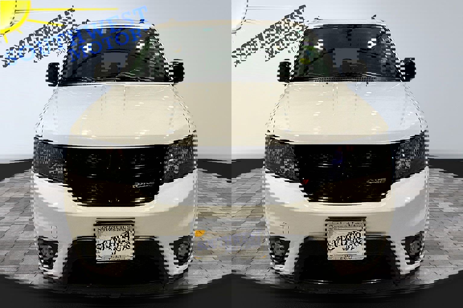 Used 2019 Dodge Journey SE FWD image 2