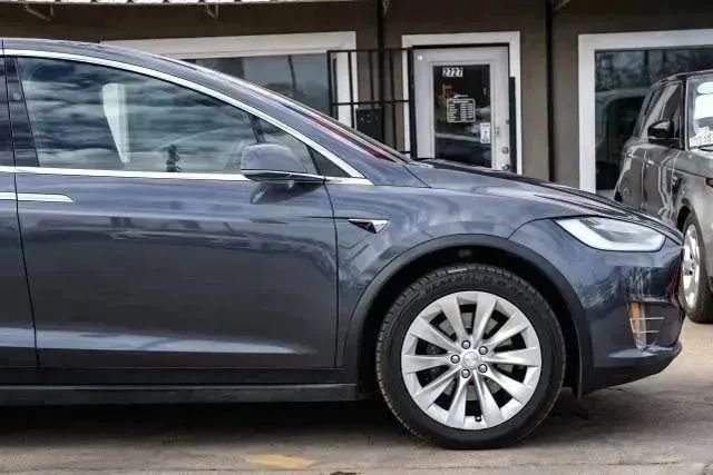 Used 2018 Tesla Model X 100D AWD/4WD image 14