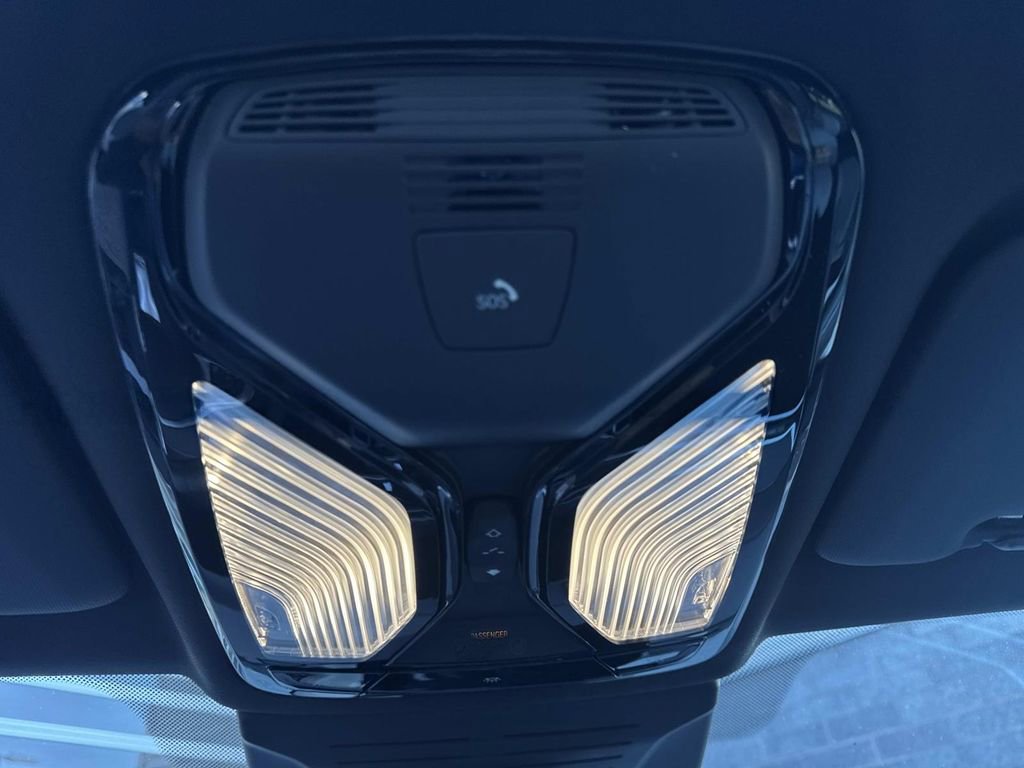 Used 2025 BMW X5 xDrive50e w/ M Sport Package image 21