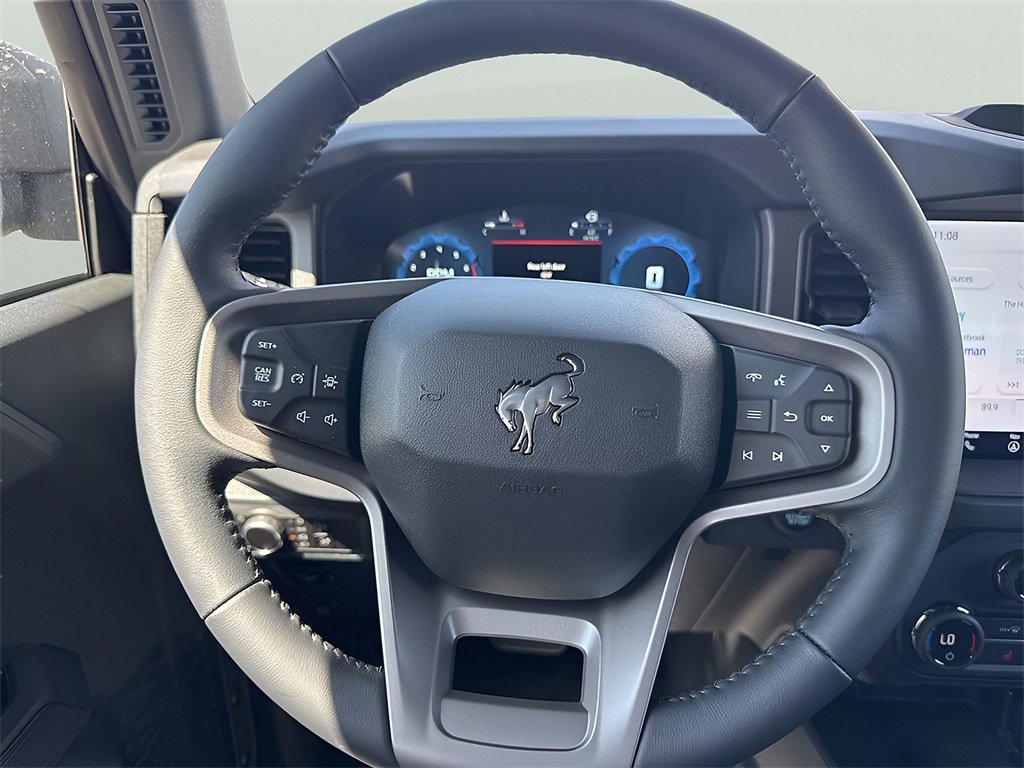 Used 2025 Ford Bronco Big Bend image 12