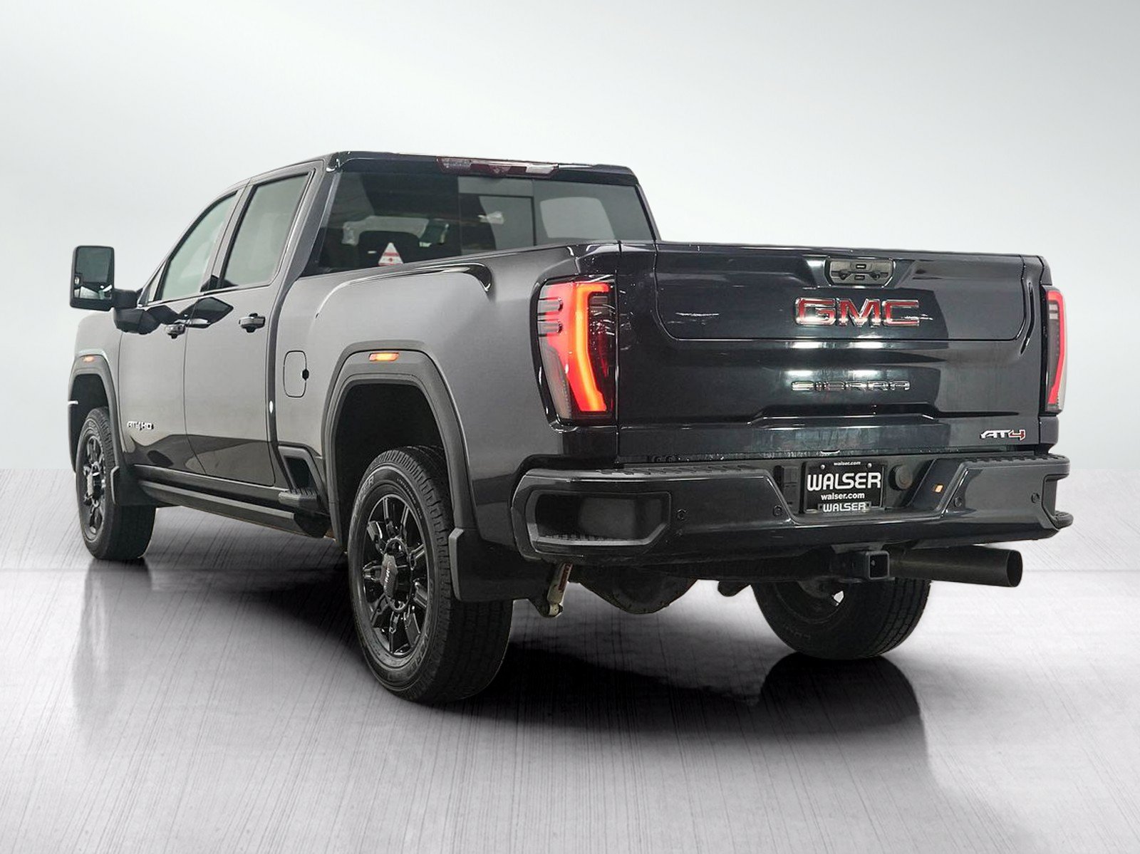 Used 2024 GMC Sierra 2500 AT4 w/ AT4 Premium Plus Package AWD/4WD image 3