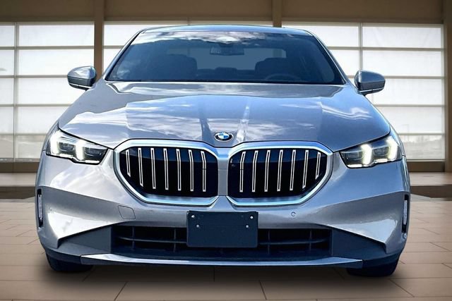 Used 2024 BMW 530i xDrive w/ Premium Package AWD/4WD image 3