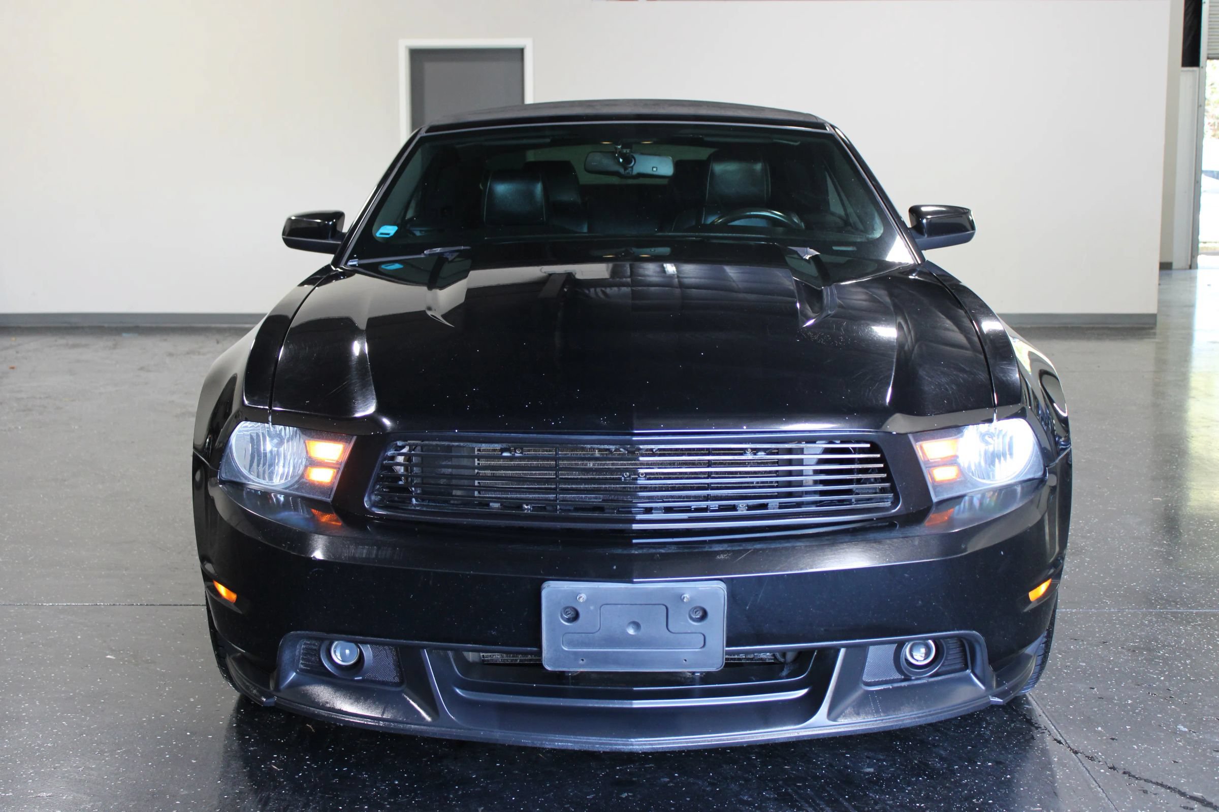 Used 2011 Ford Mustang GT Premium w/ Comfort Pkg RWD image 9