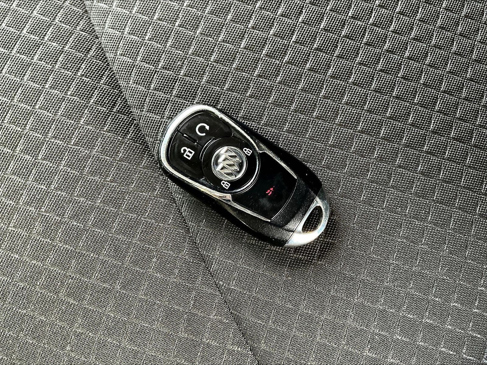 Used 2021 Buick Encore Preferred w/ Safety Package FWD image 32